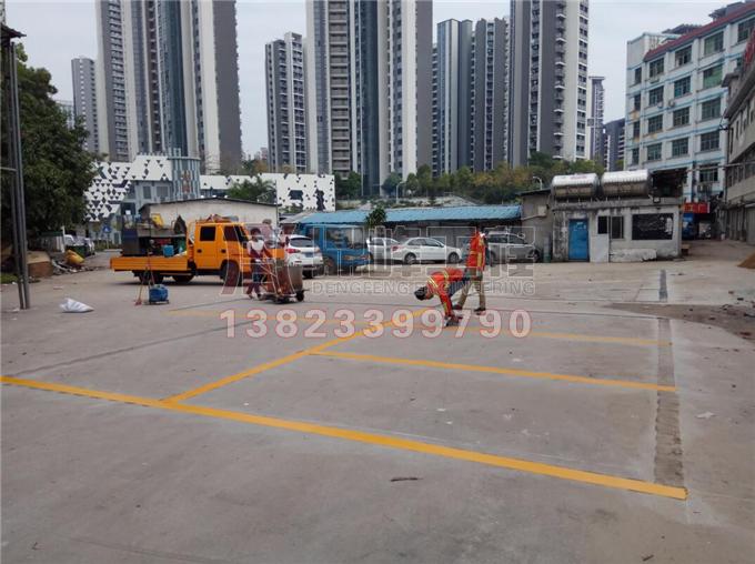深圳几何电商园杨美园停车场划线工程