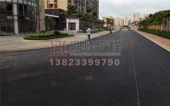 湛江开发区上景中心道路标线施工
