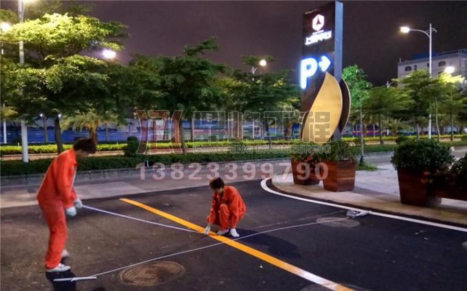 湛江开发区上景中心道路标线施工