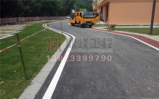 东莞黄江半坡家园道路标线施工|道路划线|停车场设计划线|车位划线|热熔标线|划线施工队|划线价格方案|深圳鼎峰交通工程有限公司