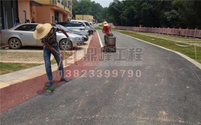 东莞黄江半坡家园道路标线施工