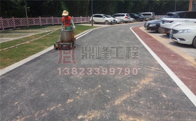 东莞黄江半坡家园道路标线施工