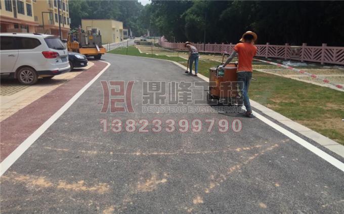 东莞黄江半坡家园道路标线施工