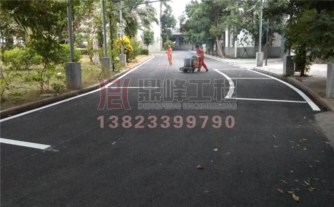 南站南宁铁路检修中心道路标线划线施工