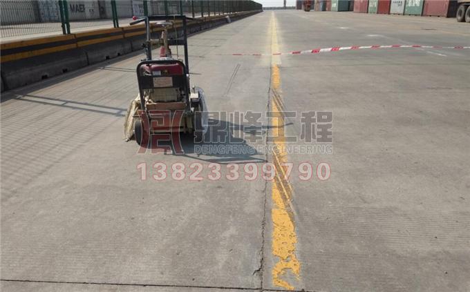 湛江港集装箱码头划线工程