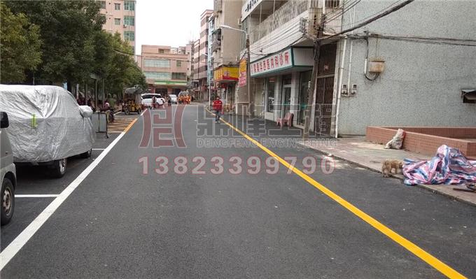 深圳公明塘下涌社区道路停车位划线