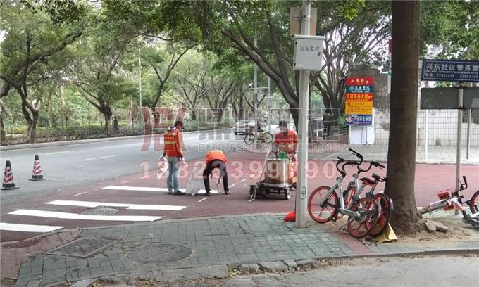 深圳西丽留仙二路划线