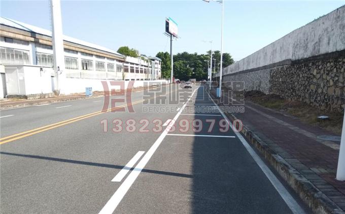 东莞硖口社区道路停车位划线