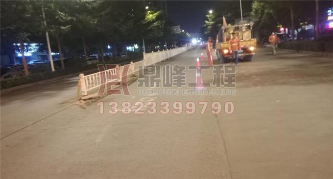 新民路道路划线施工