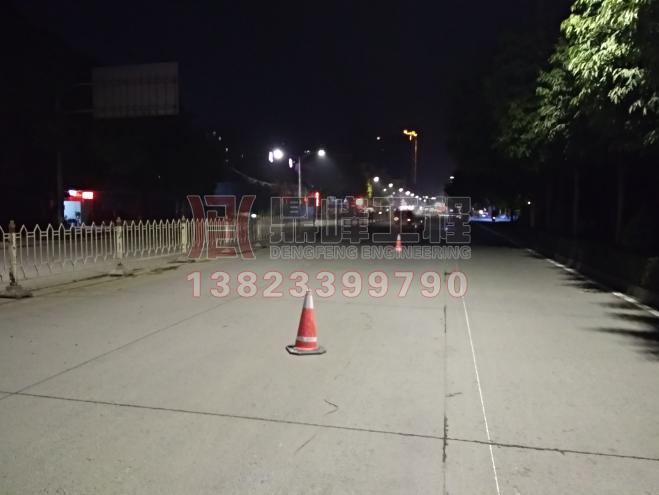 民主南路热熔划线施工