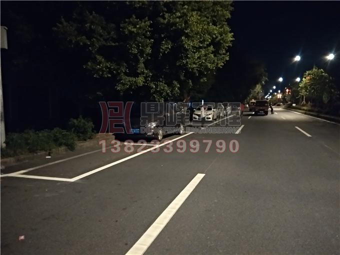 广州槛核镇蔡新路热熔划线施工