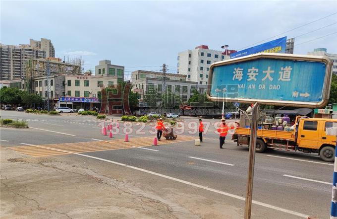 徐闻一中路口减速标线施工|道路划线|徐闻划线