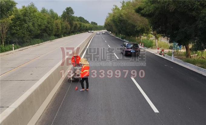 遂溪国道热熔标线划线施工|道路划线|热熔标线|划线施工队|划线价格方案|深圳鼎峰交通工程有限公司