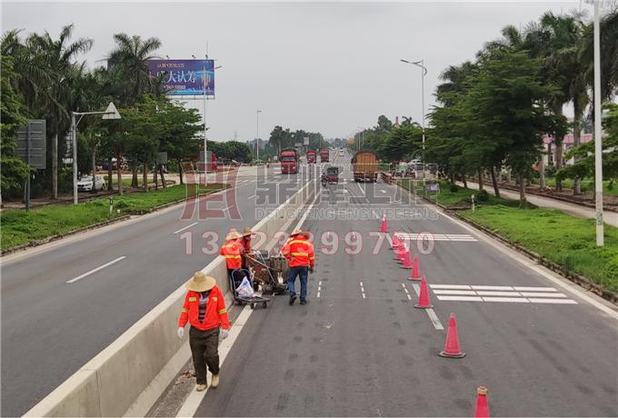道路划线|遂溪划线|减速线划线|热熔标线|划线施工队|斑马线划线|深圳鼎峰交通工程有限公司