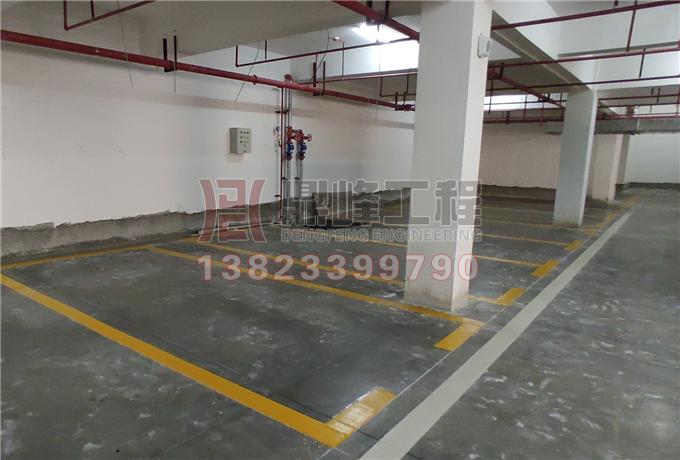 徐闻县清华园地址室停车位划线