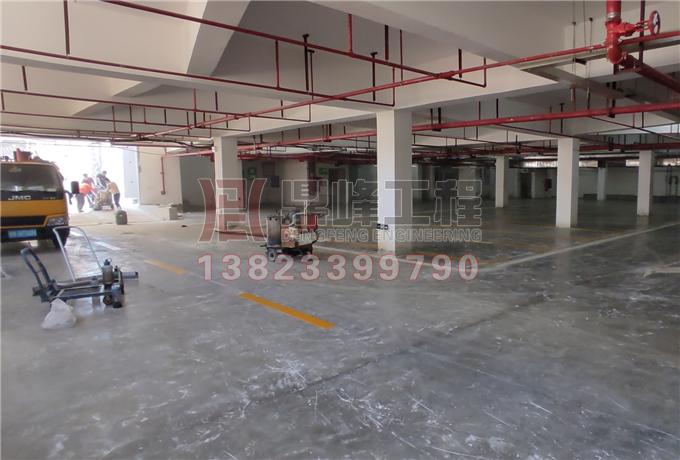 徐闻县清华园地址室停车位划线